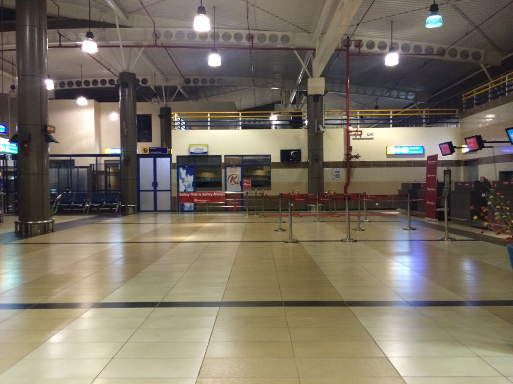 299-_early_at_kisumu_airport.jpg